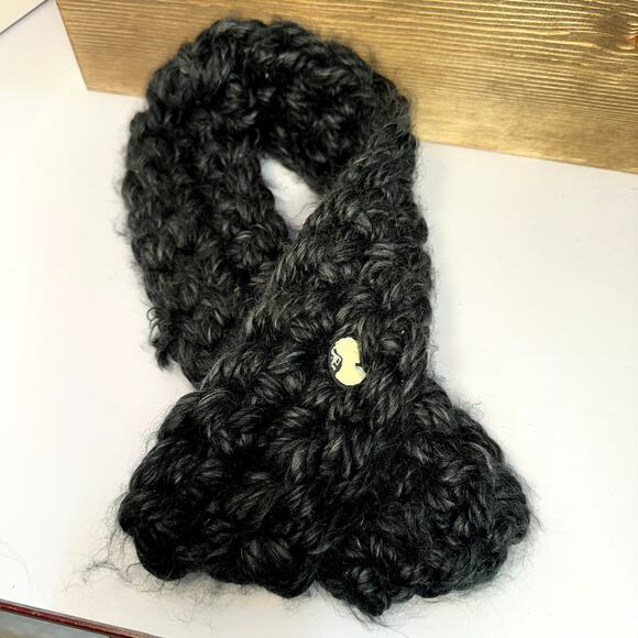 Hand Knit Wool Scarf Womens Cameo Brooch Soft Cozy Winter Chunky Classic Wrap - Picture 5 of 10